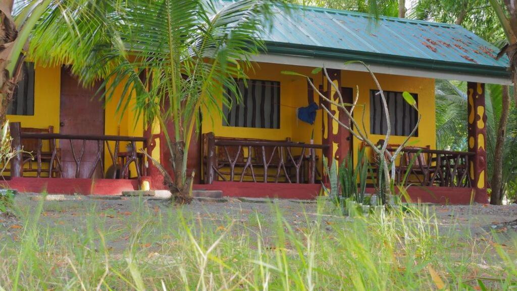 Sablayan Gustav'S Place Silver Beach Dive Resort الغرفة الصورة